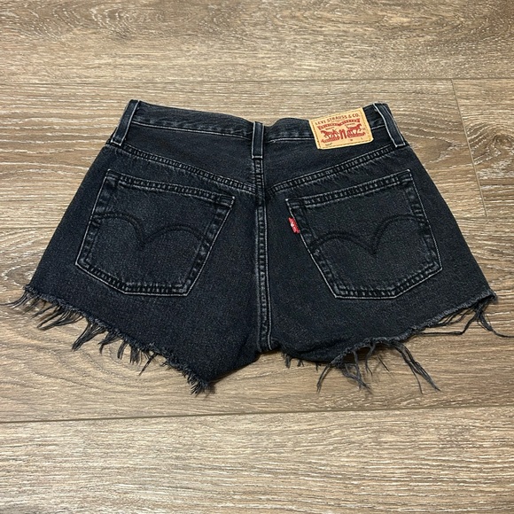 Levi's 501s Shorts - Picture 2 of 3